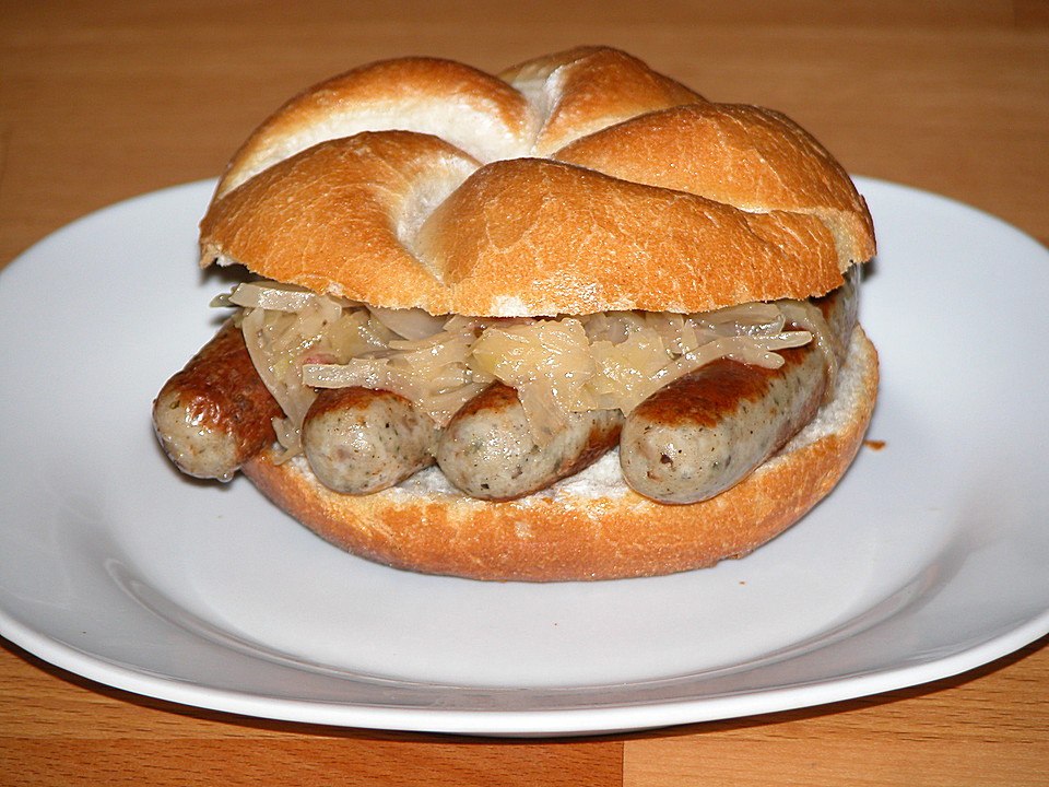 Sauerkraut-Burger mit Nürnberger Rostbratwürstchen von coopercookie78 ...