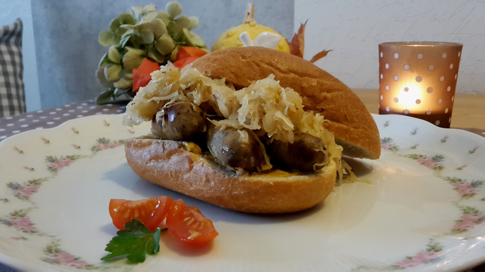 SauerkrautBurger mit Nürnberger Rostbratwürstchen von coopercookie78