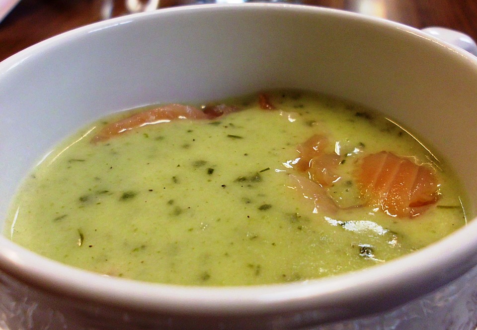 Gurken-Sahne-Suppe mit Lachs von es_1 | Chefkoch.de