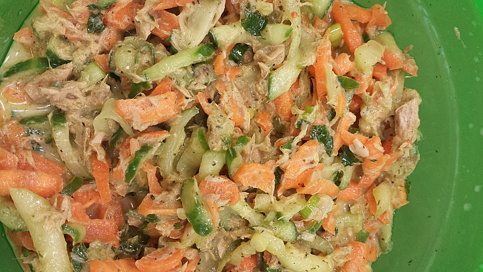 Karotten-Gurken-Salat mit Thunfisch von kathinchen | Chefkoch.de