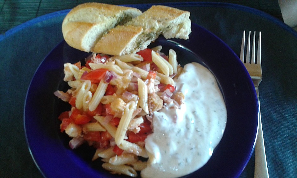 Thunfisch-Nudelsalat mit Joghurt-Kräuterdressing von Putenschlachter ...