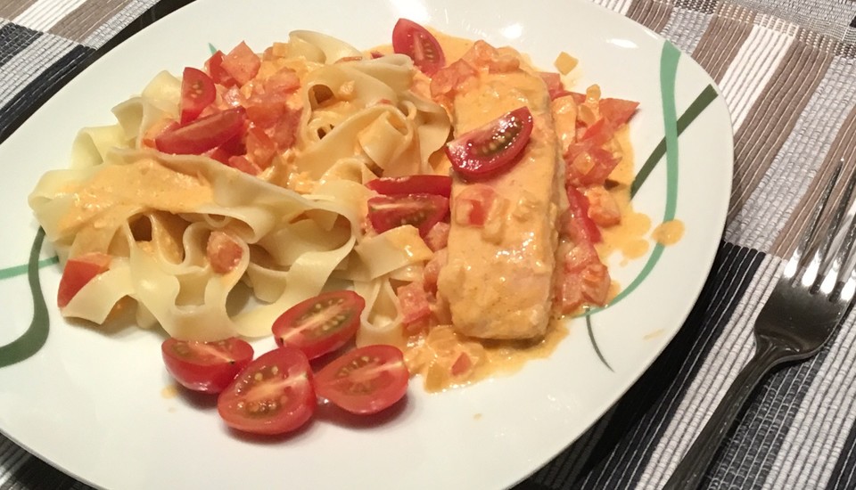 Pasta mit Lachs-Sahnesauce von stroffel | Chefkoch.de