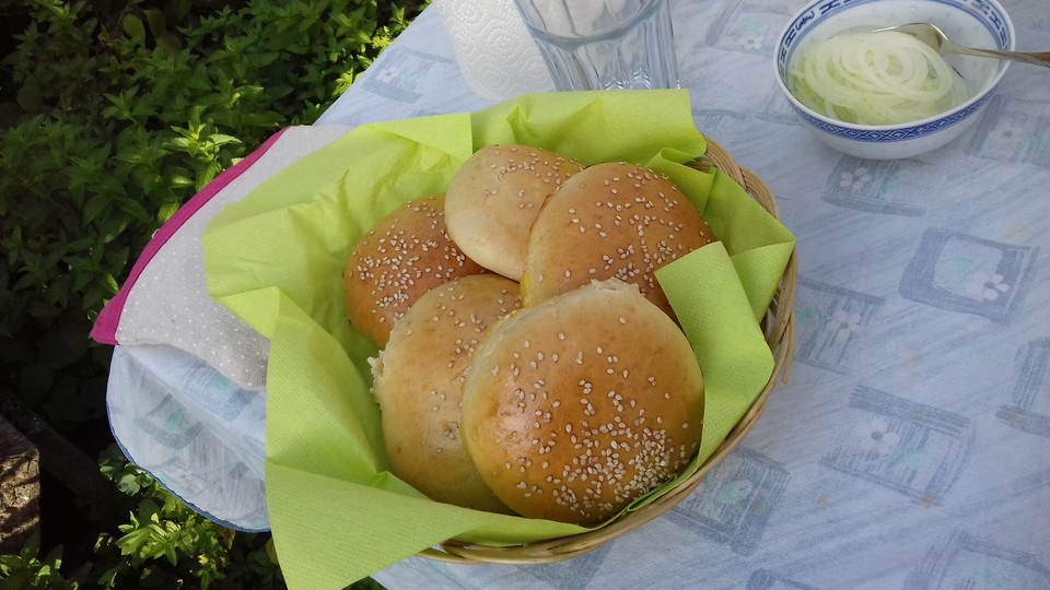 Burger Buns, Brötchen für Hamburger von shitzovran | Chefkoch.de