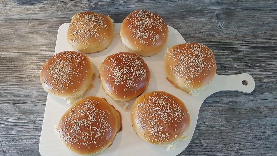 Burger Buns, Brötchen für Hamburger von shitzovran | Chefkoch.de