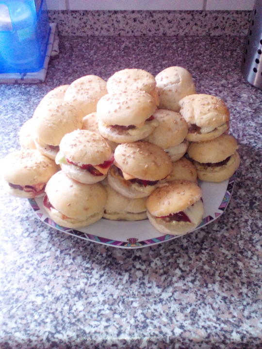Burger Buns, Brötchen für Hamburger von shitzovran | Chefkoch.de