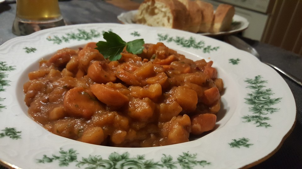Kartoffelgulasch mit Wiener Würstchen von Nudili | Chefkoch.de