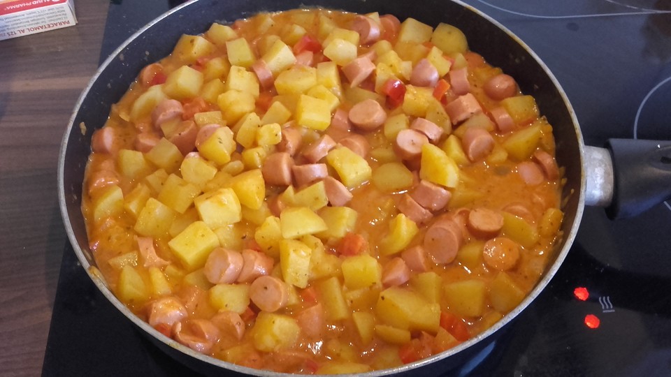 Kartoffelgulasch mit Wiener Würstchen von Nudili | Chefkoch.de