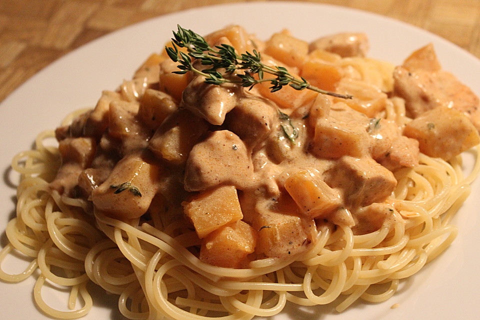 Herbstspaghetti mit Hähnchenbrust und Kürbis von Happiness | Chefkoch.de