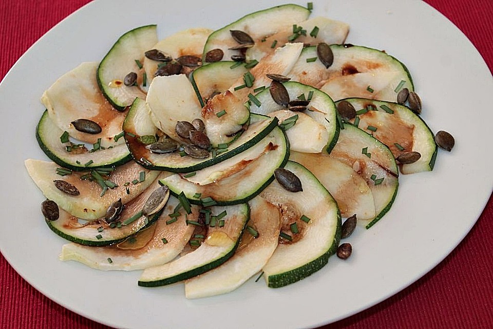 Zucchini-Kohlrabi-Carpaccio von patty89 | Chefkoch.de