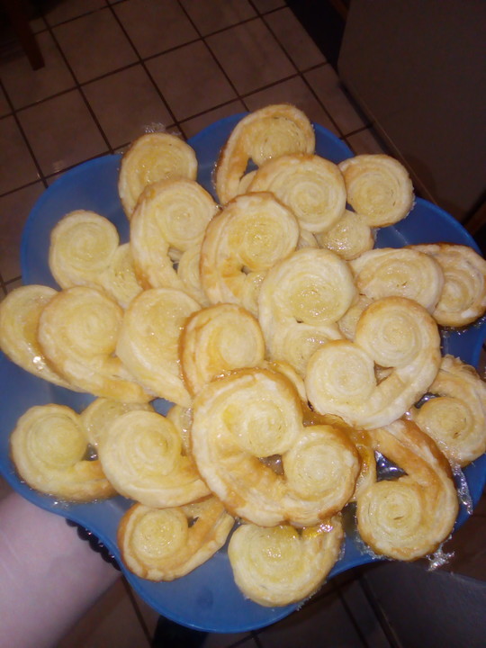 Schweineöhrchen von agentin | Chefkoch.de Schweineöhrchen von agentin | Chefkoch.de