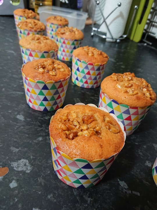 Bananenmuffins mit Walnuss - Topping von aschpazi | Chefkoch.de