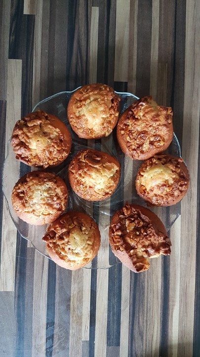 Bananenmuffins mit Walnuss - Topping von aschpazi | Chefkoch.de
