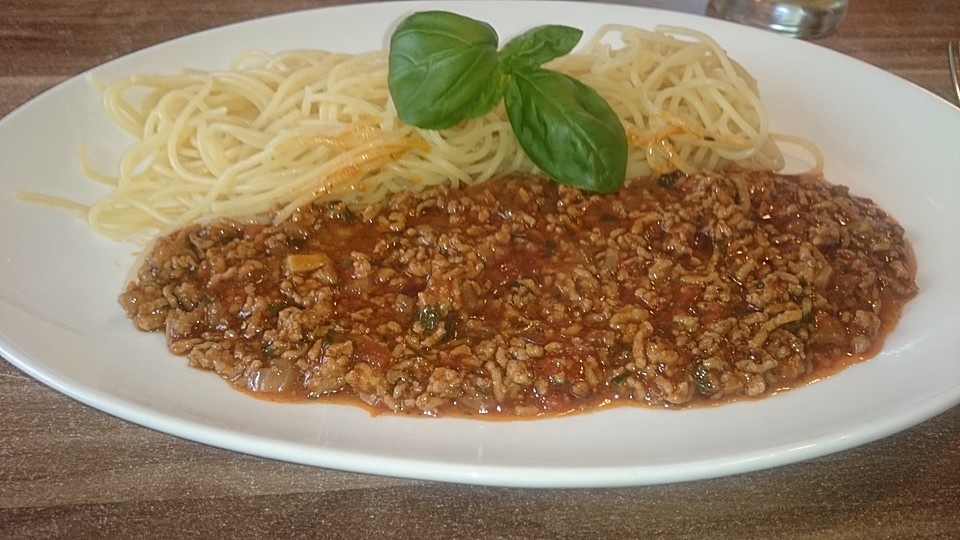 Einfache Tomaten - Hacksoße zu Spaghetti von demelzea | Chefkoch.de