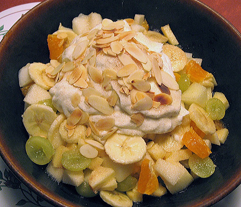 Obstsalat mit Sahnequark und Zimtzucker von mietzimaus | Chefkoch.de