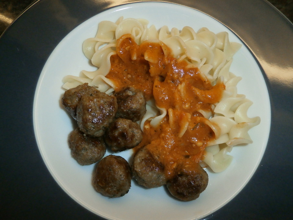 Nudeln mit Tomaten-Mozzarella Soße von KrümmelKerschdin | Chefkoch.de