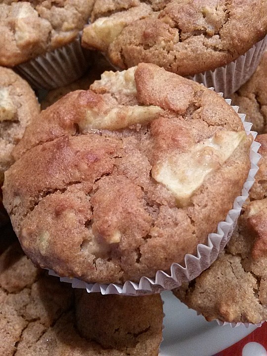 Apfel-Zimt-Nuss-Muffins von Sarahloves_healthyfood | Chefkoch.de