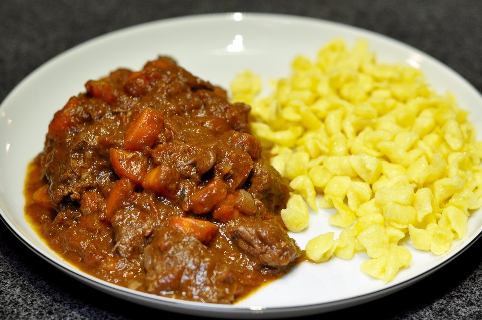 Rinder-Möhren Ragout mit Rotwein-Sahnesoße von curryspice | Chefkoch.de