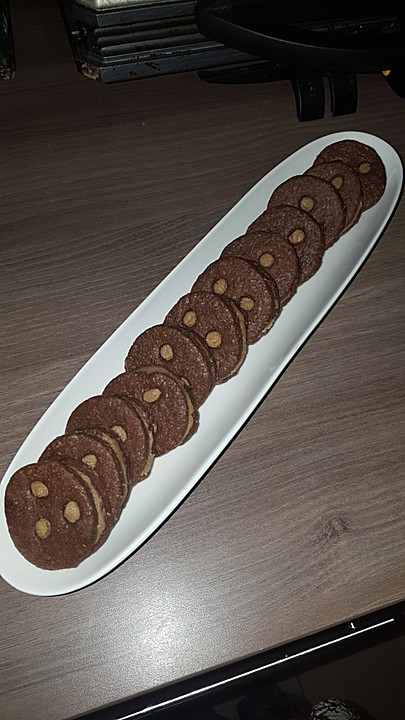 Schokoladen-Kekse mit Cappuccino-Ganache von Amanah | Chefkoch.de