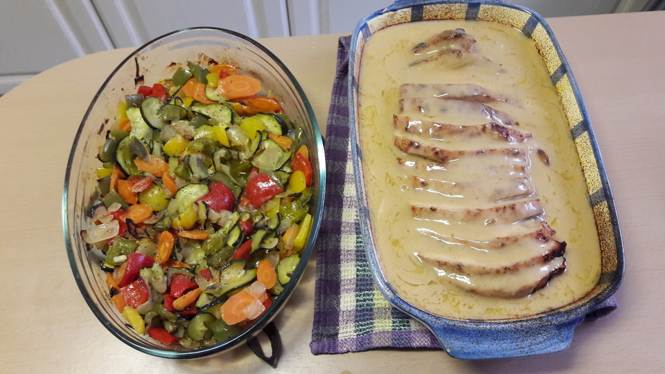 Putenbraten mit Weißwein und buntem Ofengemüse von evaline | Chefkoch.de Putenbraten mit Weißwein und buntem Ofengemüse von evaline | Chefkoch.de