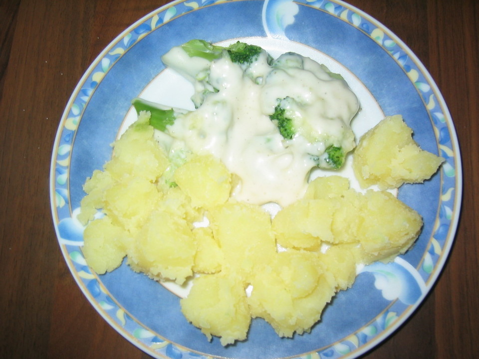 Gratinierter Brokkoli mit Käsesauce von lenchen | Chefkoch.de