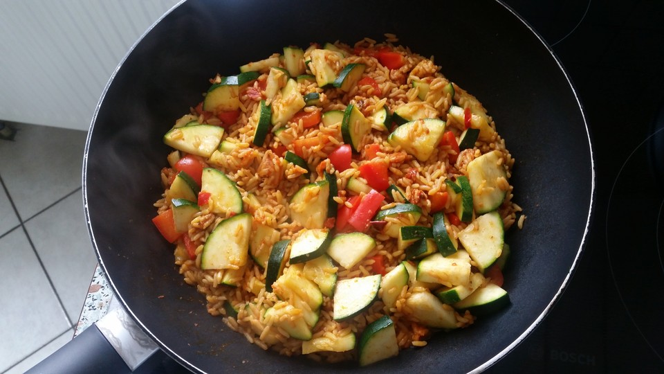 Zucchinipfanne mit Tomatenreis von Bee1958 | Chefkoch.de