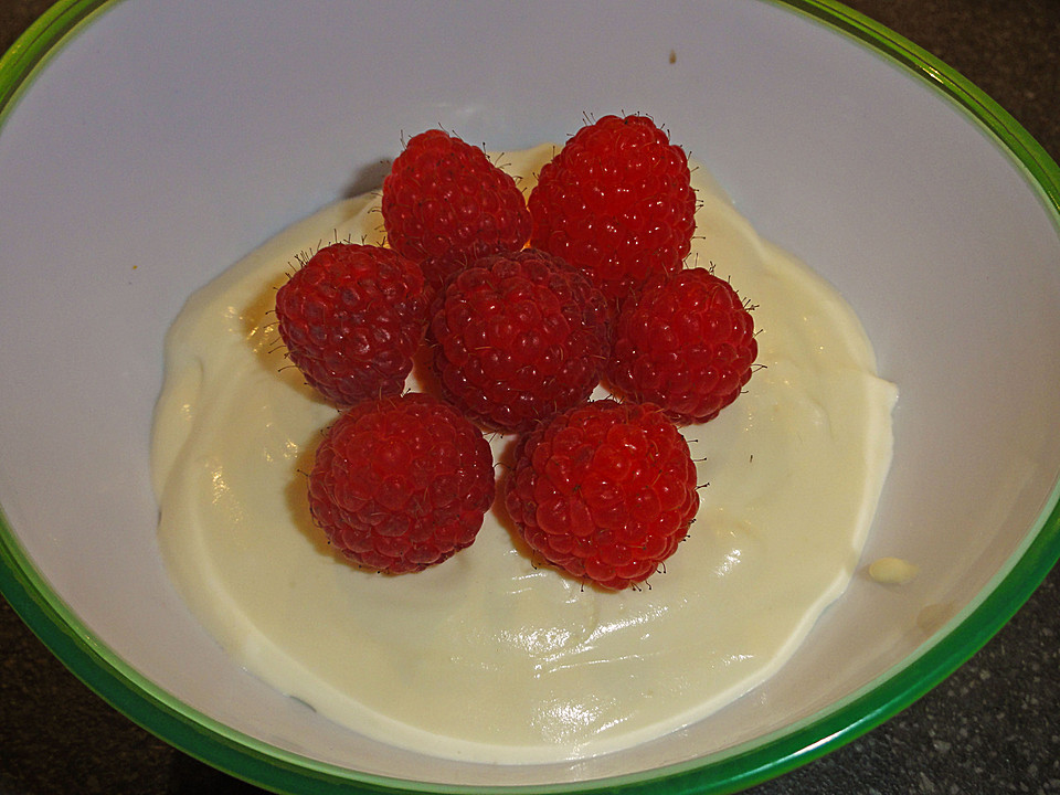 Weiße Creme mit Himbeeren von Bee1958 | Chefkoch.de