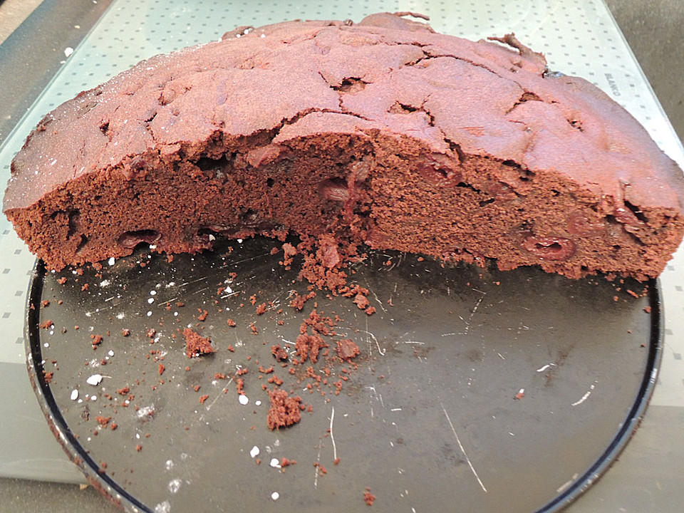 Schokoladenkuchen mit Sauerkirschen von Murina | Chefkoch.de