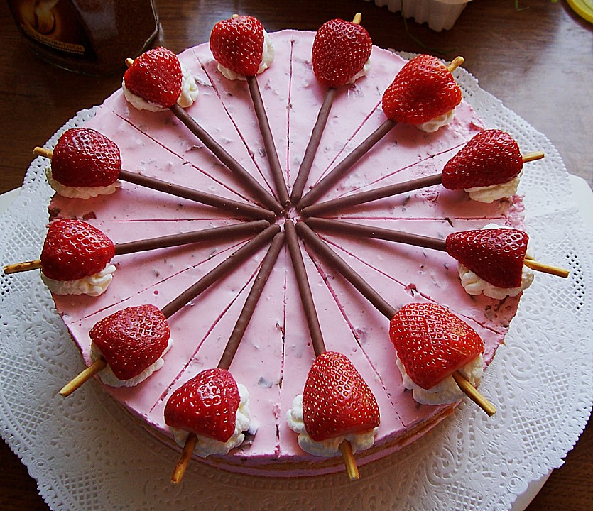 Erdbeer - Yogurette - Torte von Lilli24670 | Chefkoch.de