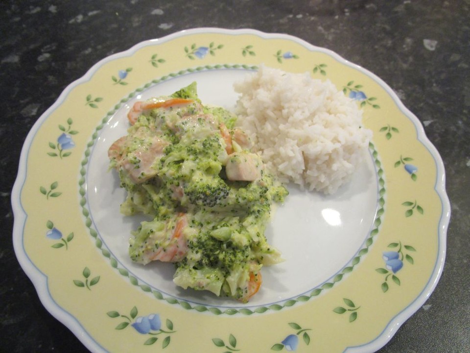 Hähnchen mit Brokkoli und Karotten in Käsesahnesoße mit Reis von Emily ...