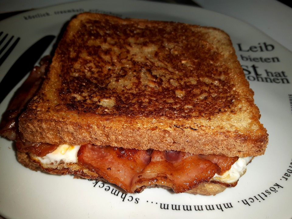 Grilled Cheese Sandwich mit Bacon und Spiegelei von Mietzekätzjen