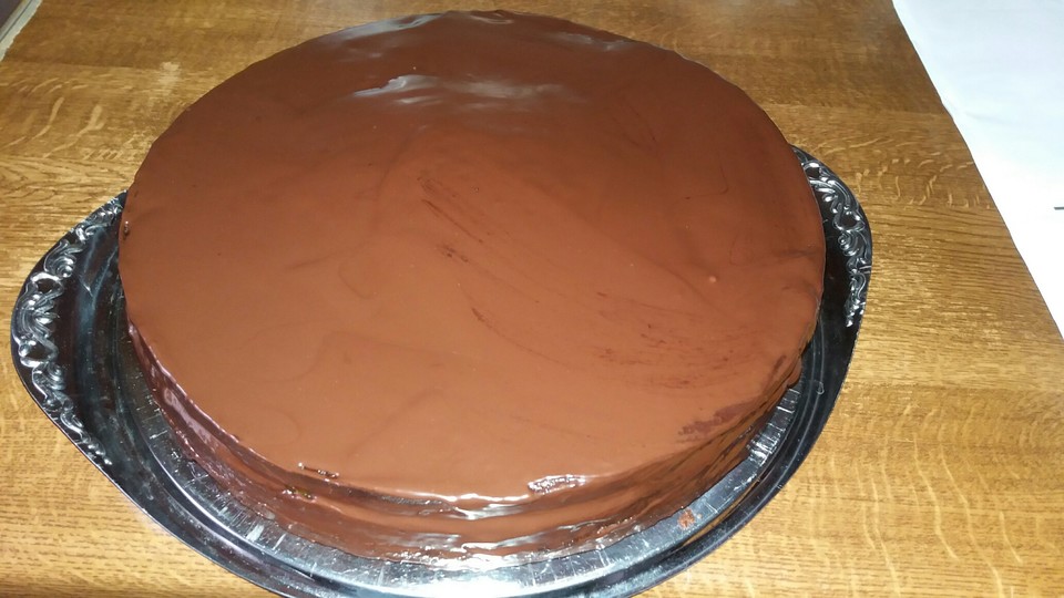 Einfache Schokoladentorte Mit Nuss Nougat Creme Von Nudili Chefkoch de