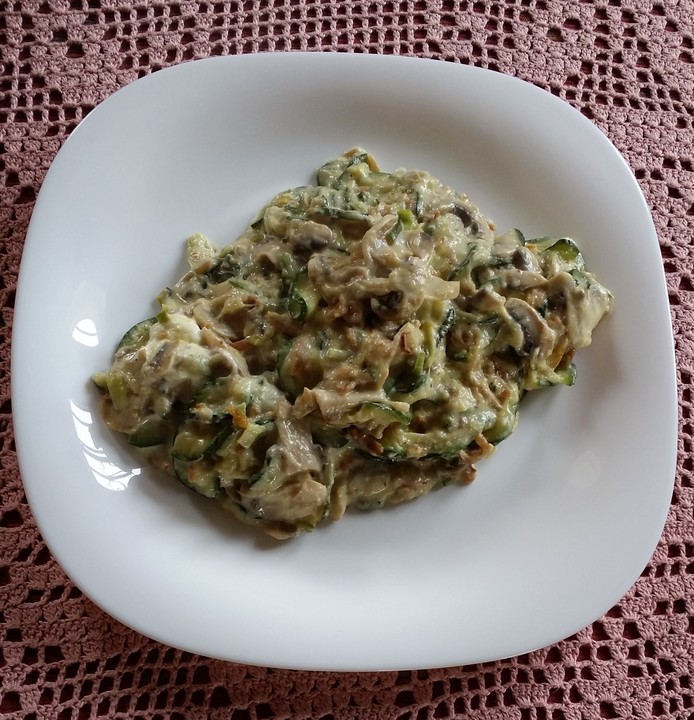 Vegane Zucchini-Champignon-Pfanne von küchen_zauber | Chefkoch.de