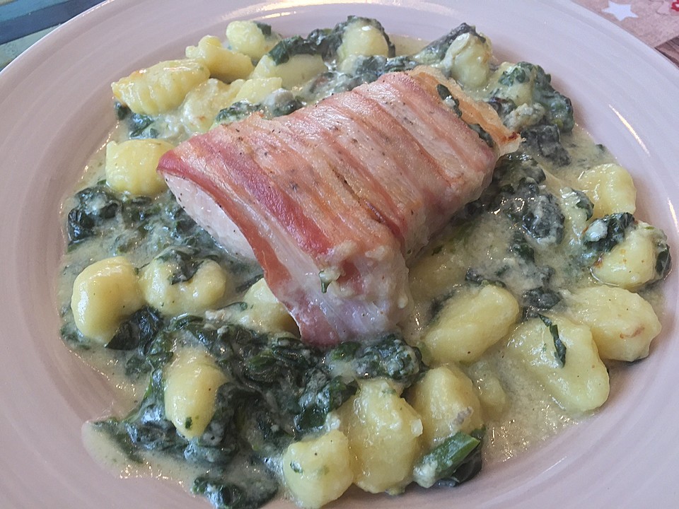 Bacon-Putensteaks mit Gnocchi in Spinat-Gorgonzolasauce von MultikochDE ...