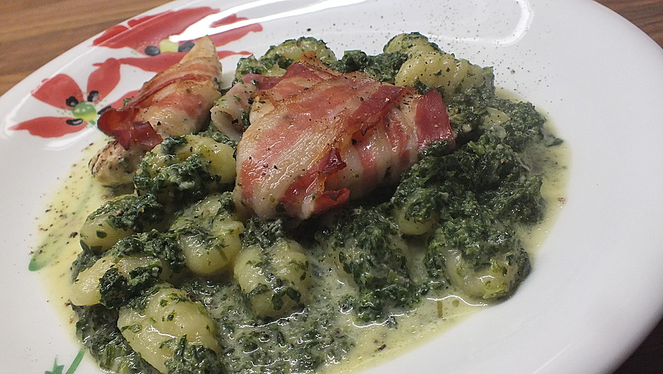 Bacon-Putensteaks mit Gnocchi in Spinat-Gorgonzolasauce von MultikochDE ...