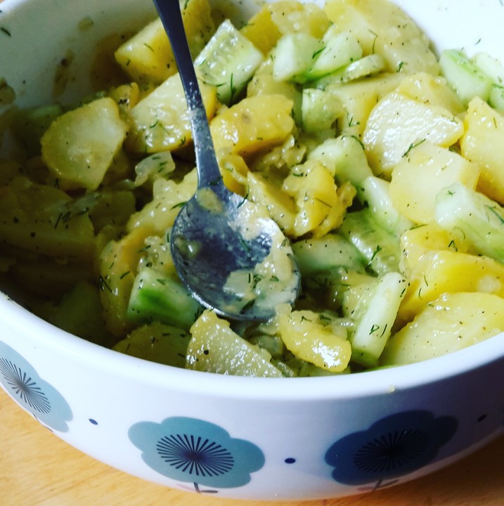 Kartoffelsalat mit Essig, Öl und Gurke von klausi60 | Chefkoch.de