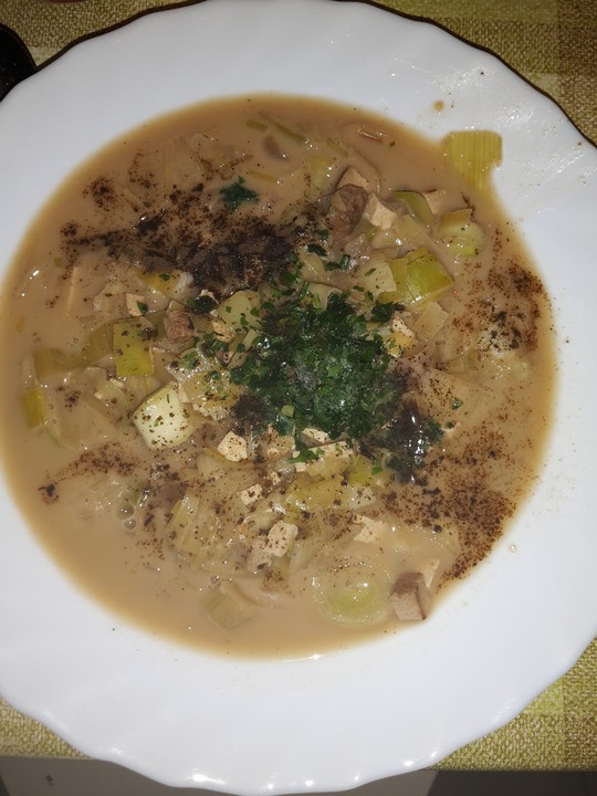 Vegane Lauch-Käse-Hack Suppe von tyrannolaurus | Chefkoch.de