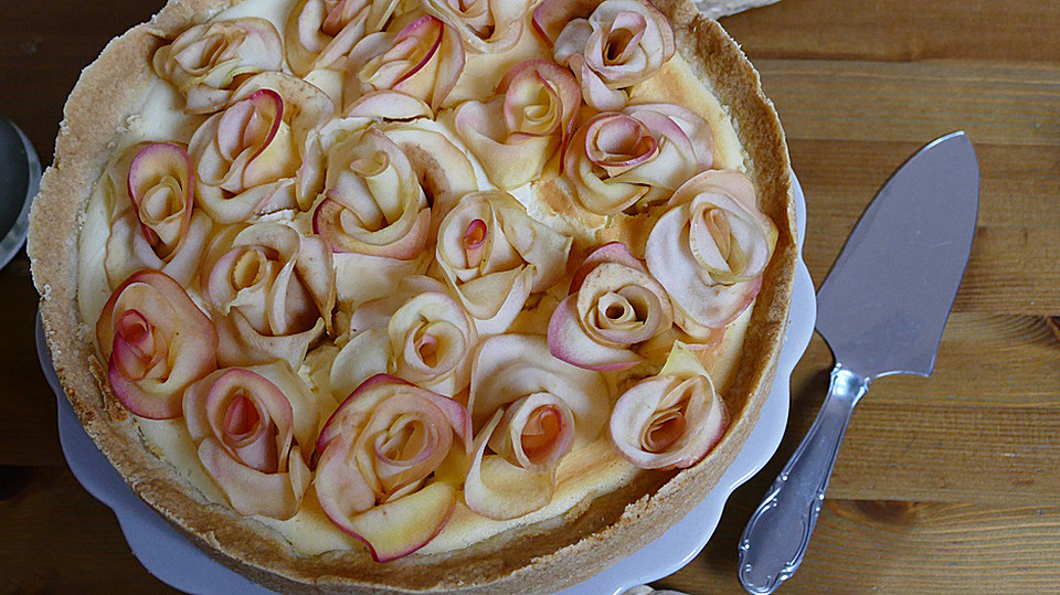 Weltbester Käsekuchen mit Apfelrosen von Nicoles_Zuckerwerk | Chefkoch.de