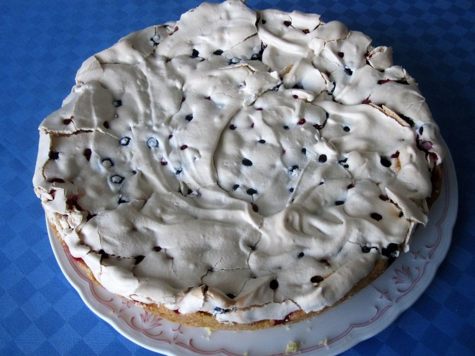 Waldbeer-Baiser-Blechkuchen von Skadi_ | Chefkoch.de