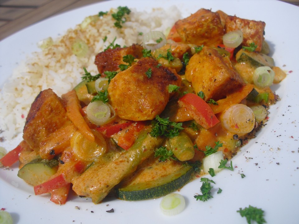 Lachs-Gemüse-Wok mit roter Currypaste von Koelkastsdaughter | Chefkoch.de