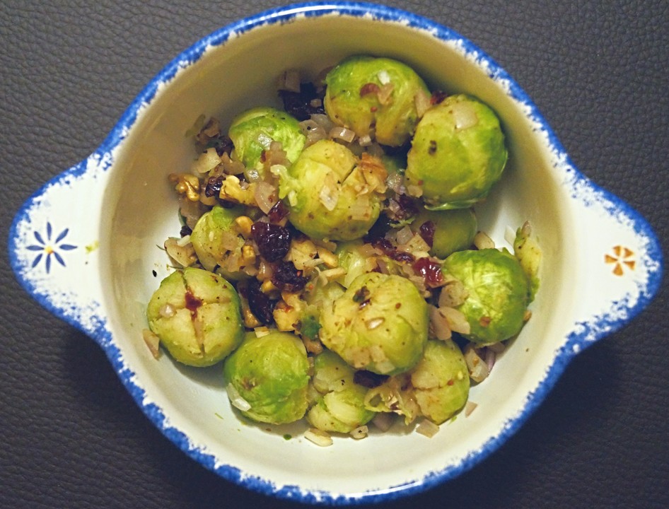 Rosenkohl mit Cranberries und Walnüssen von Wildblütenhonig | Chefkoch.de