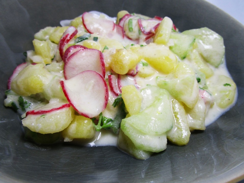 Kartoffel-Gurken Salat mit Joghurt und Zitrone von Stäbchen92 | Chefkoch.de