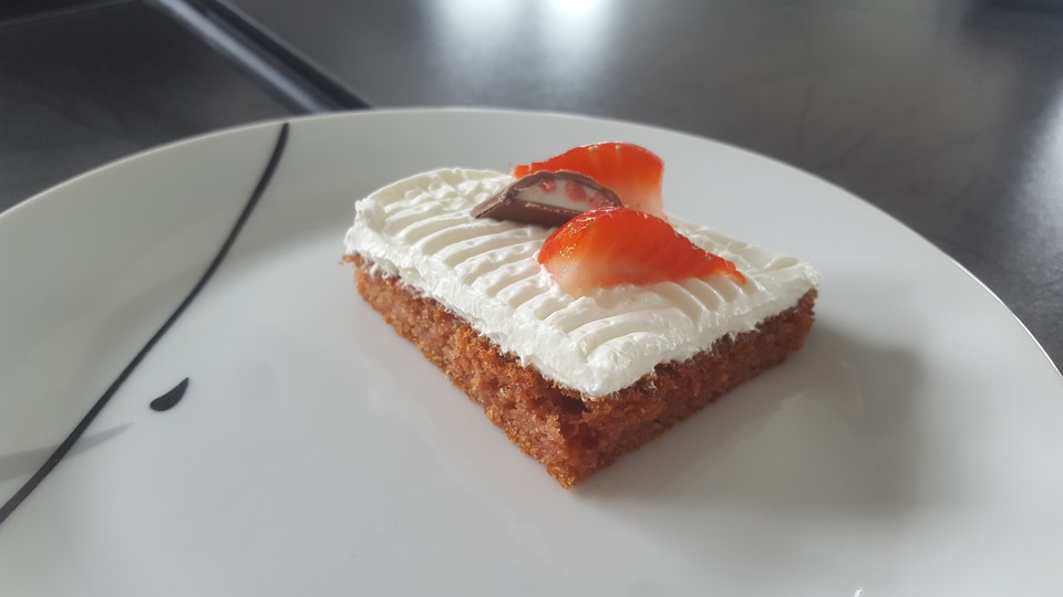Erdbeer-Blechkuchen mit Cream Cheese Frosting von amerikanisch-kochenDE ...