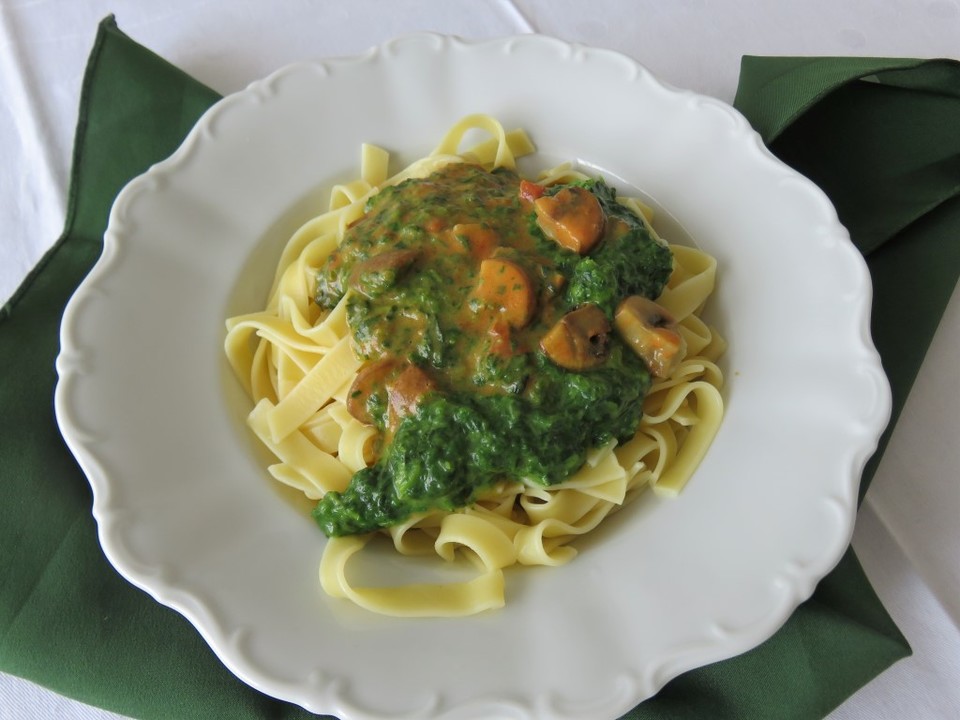 Pasta mit Champignon-Spinat-Rahmsauce von CookingAce | Chefkoch.de