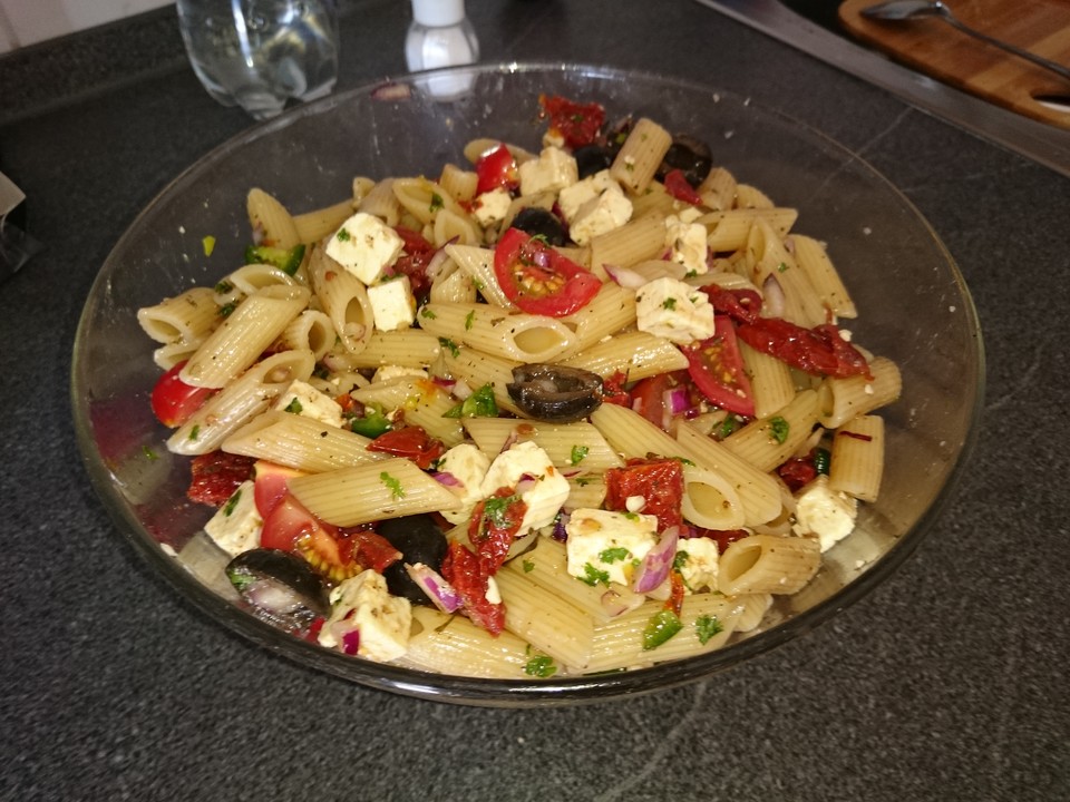 Mediterraner Nudelsalat von Josef87 | Chefkoch.de