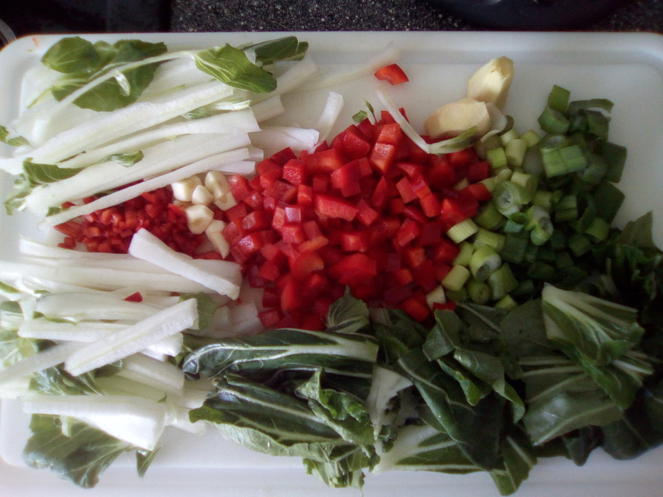 Würziger Pak Choi mit Paprika und Mie-Nudeln von ars_vivendi | Chefkoch.de