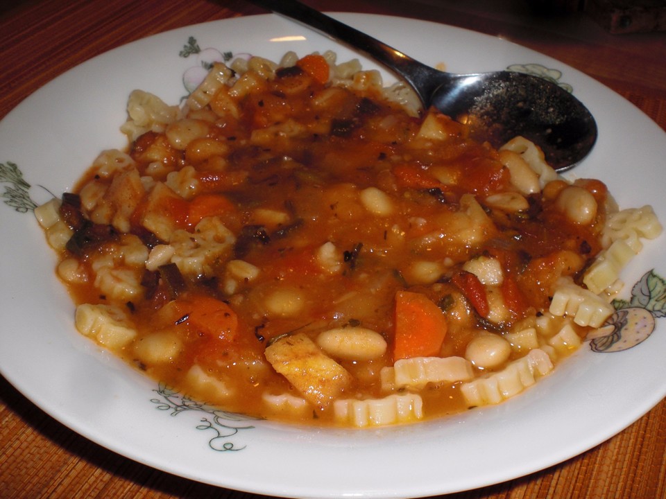 Gemüsesuppe mit weißen Bohnen von Julia2402 | Chefkoch.de