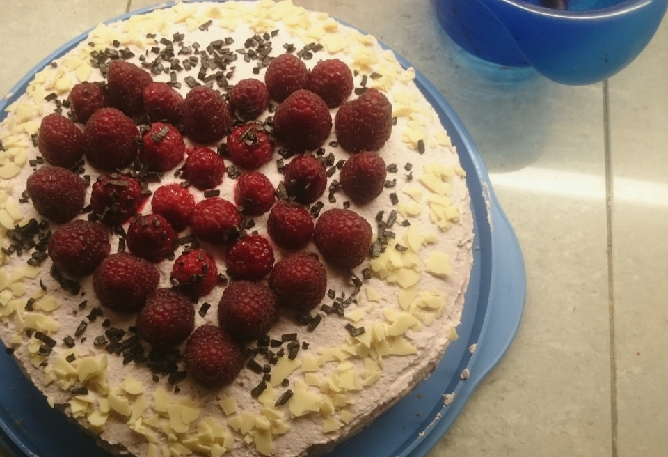 Himbeer-Sahne-Torte mit Schmand von koch-kinoDE | Chefkoch.de