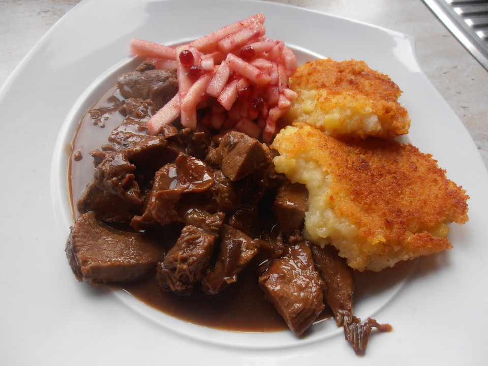 Rehragout mit Preiselbeeren von Slobber | Chefkoch.de