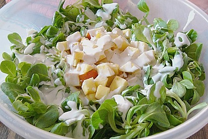 Rapunzelsalat mir Saure - Sahne - Dressing und Apfel 1
