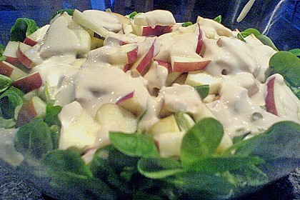 Rapunzelsalat mir Saure - Sahne - Dressing und Apfel 4
